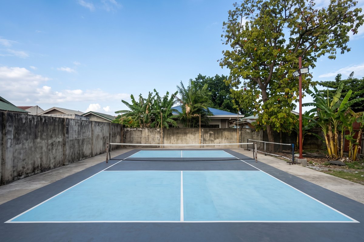 The Dink Yard court from the baseline